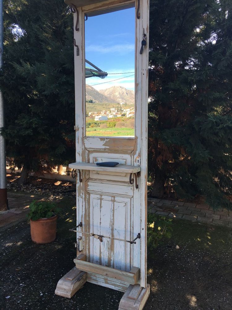 Etagères - vieux bois grec, porte de la conception de meubles du siècle précédent, miroir, cintre, décor vintage - SILO ART FACTORY