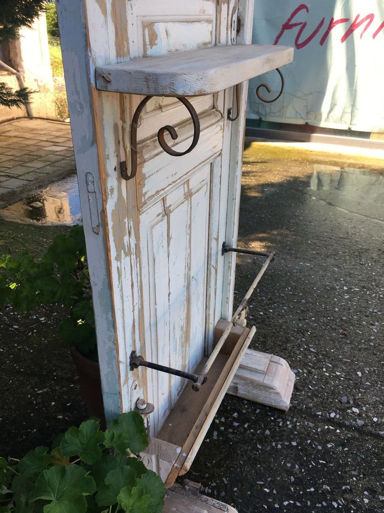Etagères - vieux bois grec, porte de la conception de meubles du siècle précédent, miroir, cintre, décor vintage - SILO ART FACTORY