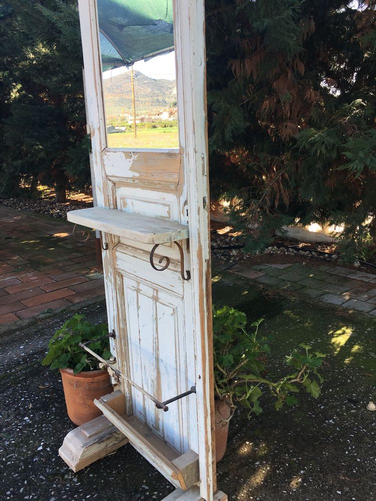 Etagères - vieux bois grec, porte de la conception de meubles du siècle précédent, miroir, cintre, décor vintage - SILO ART FACTORY