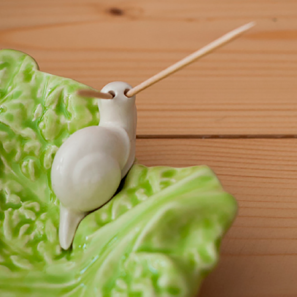 Épicerie fine - Céramique - La fille aux boucles, aux laitues et aux escargots - LABORATÓRIO D'ESTÓRIAS