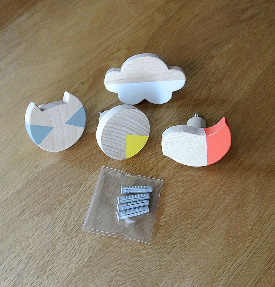 Objets design - Lot de 4 patères en bois de hêtre - BRIKI VROOM VROOM