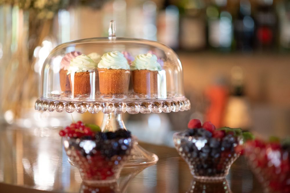 Formal plates - CAKE STAND WITH DOME - GUZZINI