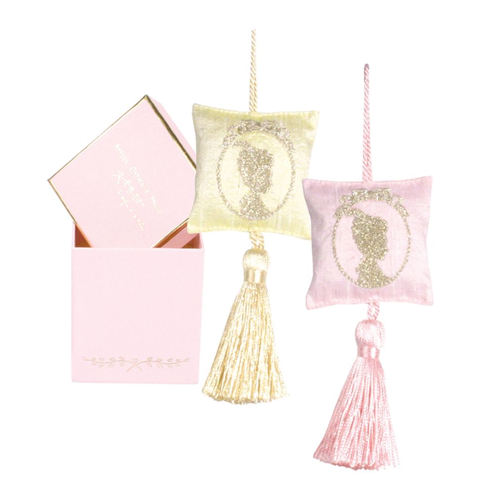 Scent diffusers - Cameo embroidered heart hook, perfume diffuser - ATELIER CATHERINE MASSON
