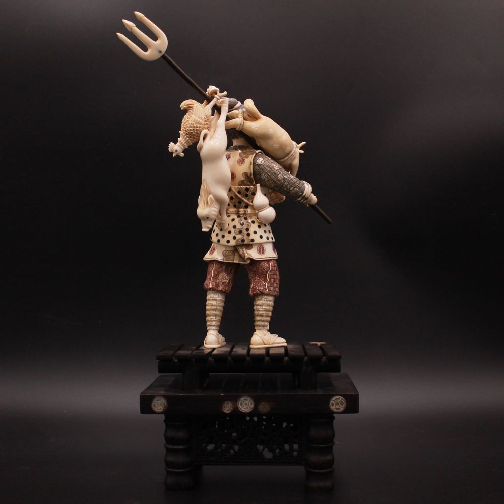 Sculptures, statuettes and miniatures - Abundant hunting, mammoth ivory sculpture - TRESORIENT