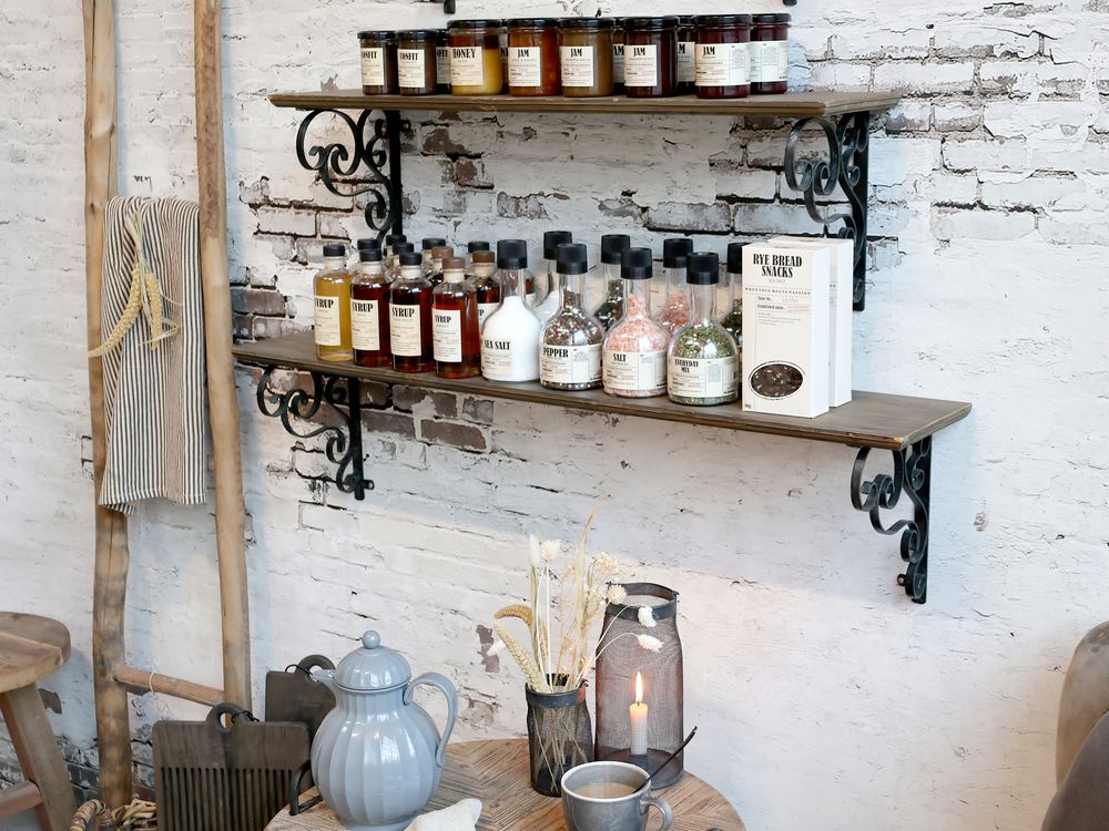 Épicerie fine - Les délices LE CRU - CHIC ANTIQUE A/S
