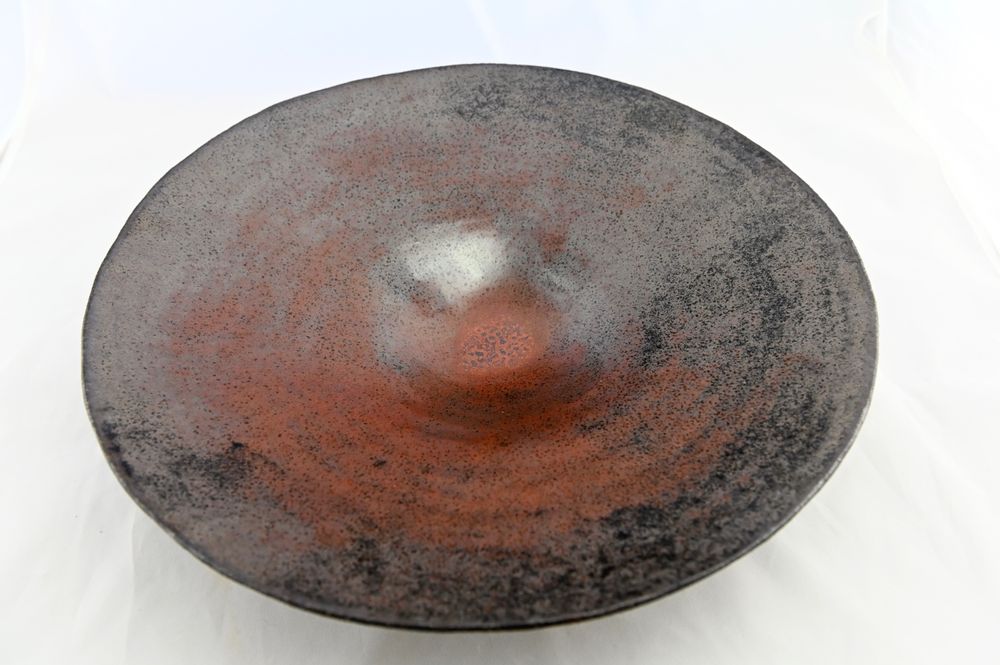 Platter and bowls - Large plates and " Gourmandes", big rounded pitchers - ANNE KRIEG, CERAMISTE