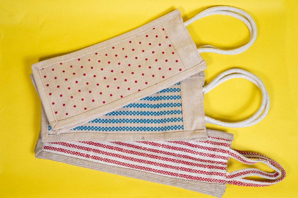 Bags and totes - Jute Wine Bottle Bag - SS EXPORTS