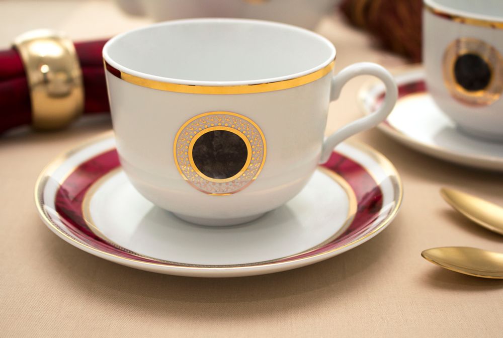Assiettes de réception - Détail assiette en porcelaine - PORCEL