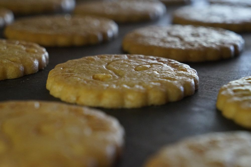 Cookies - Caramel chips sablé in a transparent bag - BISCUITERIE LA SABLÉSIENNE