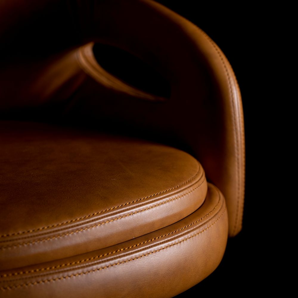 Chaises - Tabourets de Bar Mary Modernes, Cuir Caramel, Fabriqués à la Main au Portugal par Greenapple - GREENAPPLE DESIGN INTERIORS