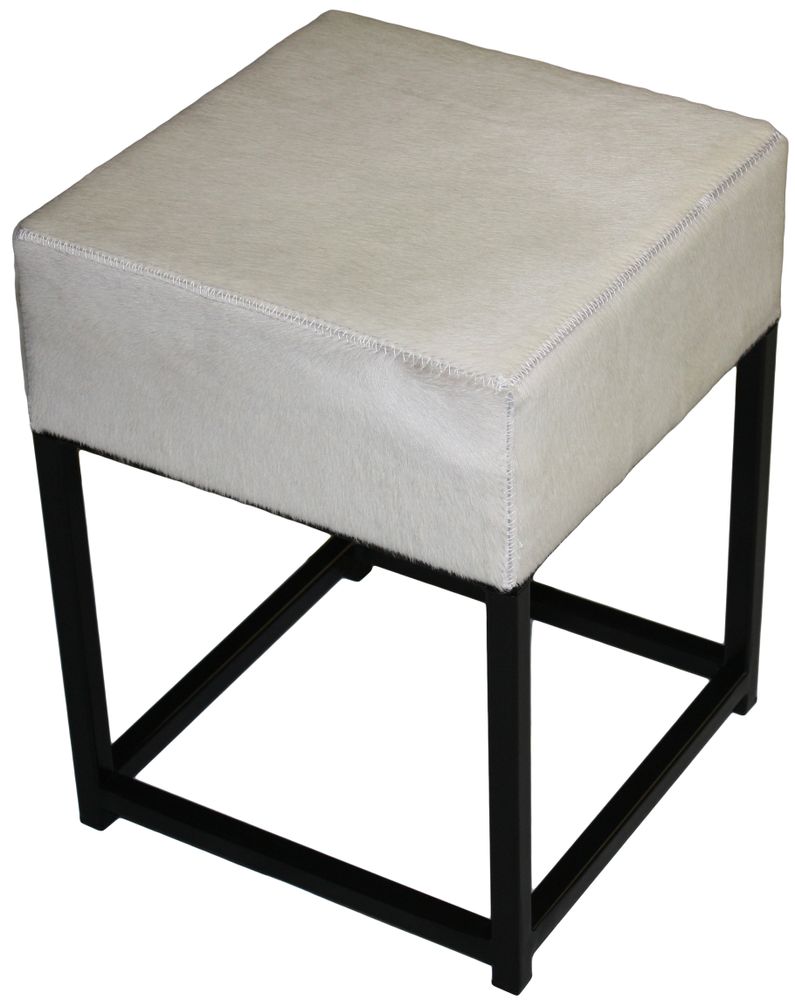 Stools - Tabouret bas en peau de vache - TERGUS