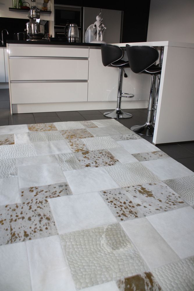 Bespoke carpets - Natural Beige Cowhide Rug - TERGUS