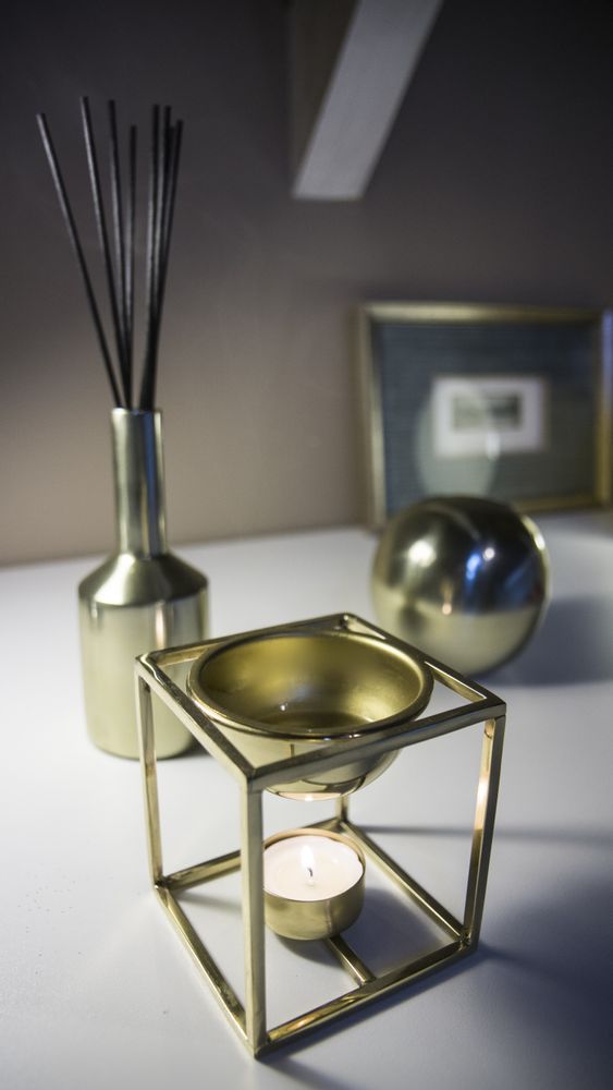 Objets de décoration - Diffuseurs de parfum laiton: Bougie, Brûle parfum et Bouquet - AUTOUR DU PARFUM