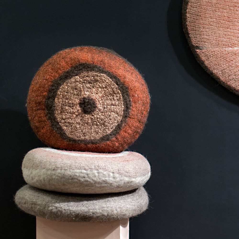 Fabric cushions - M&F Round Handmade Wool Felt Cushion - GHISLAINE GARCIN MAILLE&FEUTRE