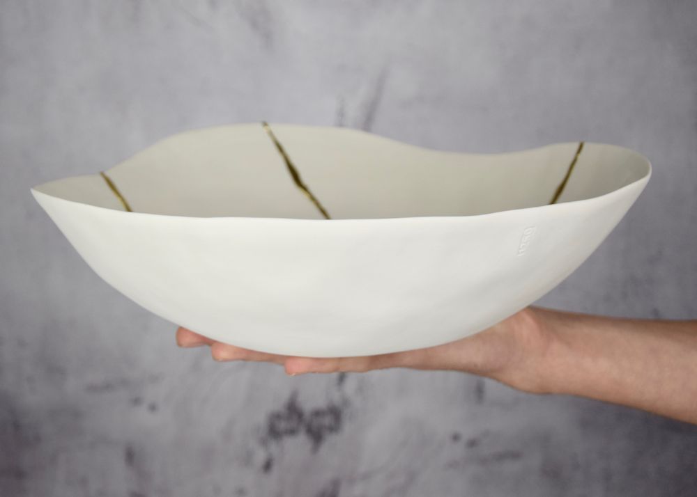Design objects - KINTSUGI: MIDDLE TABLE, LARGE BOWL, DECORATION IN WHITE PORCELAIN AND GOLD LEAF - MAISON GALA