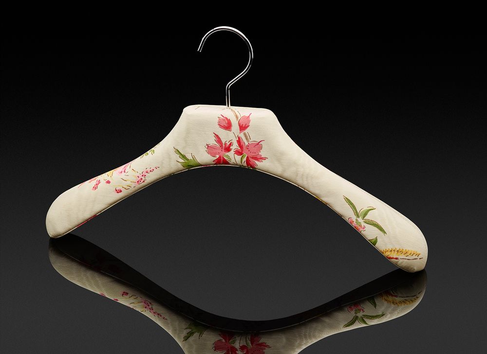 Dressings - Cintres gainés en tissu pour femmes - Collection ROYALE. - AUTHENTIQUES PARIS