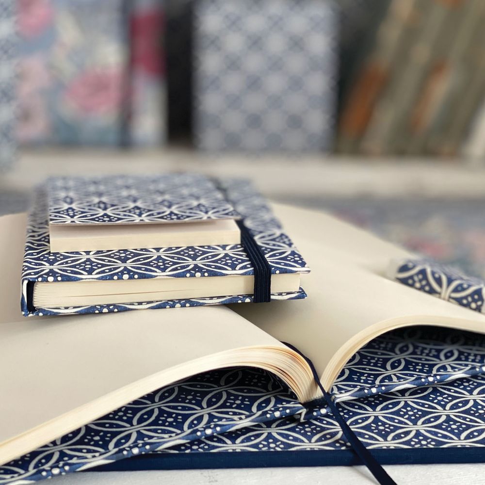 Papeterie bureau - Cahiers et carnets blancs Tassotti: haut savoir-faire Made in Italy - TASSOTTI - ITALY