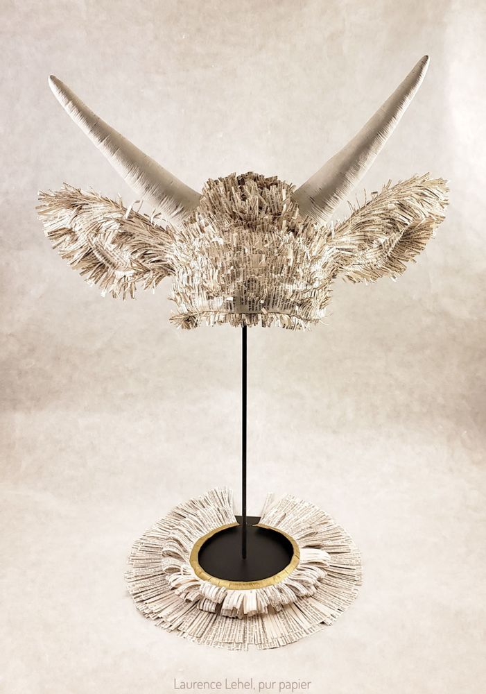 Unique pieces - My "pet totem" - paper sculpture - LAURENCE LEHEL