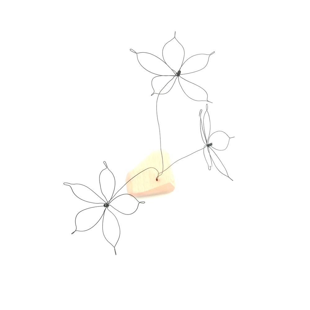 Décorations florales - Fleurs sur galet de bois - ALINE CAMPANA