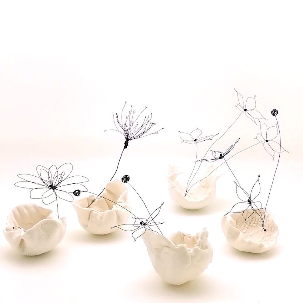 Decorative objects - Flower on porcelain - ALINE CAMPANA