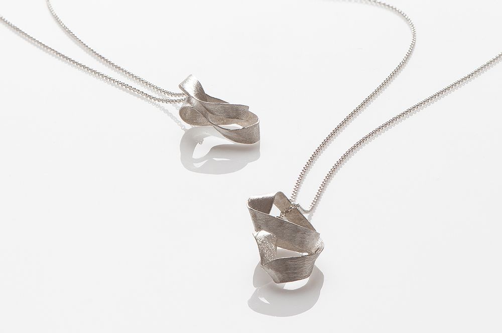Orfèvrerie - Collection MOEBIUS, pendentif en argent sterling - CHIARA DE FILIPPIS