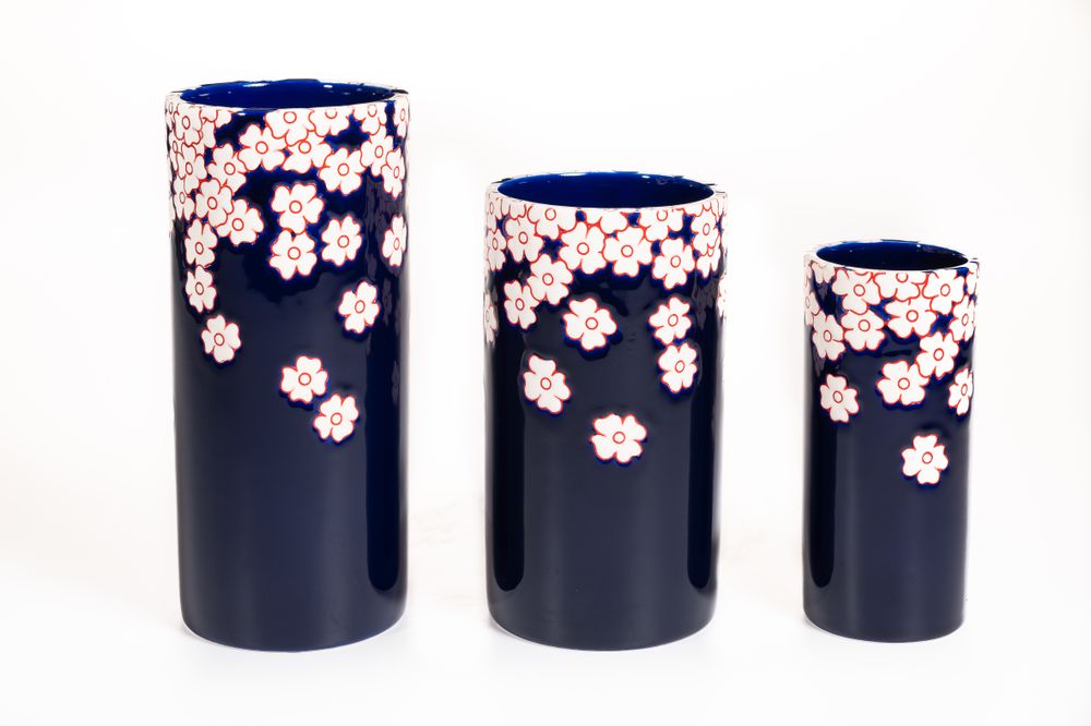 Vases - CORNET VASES (3 sizes). - MANUFACTURE DES EMAUX DE LONGWY 1798