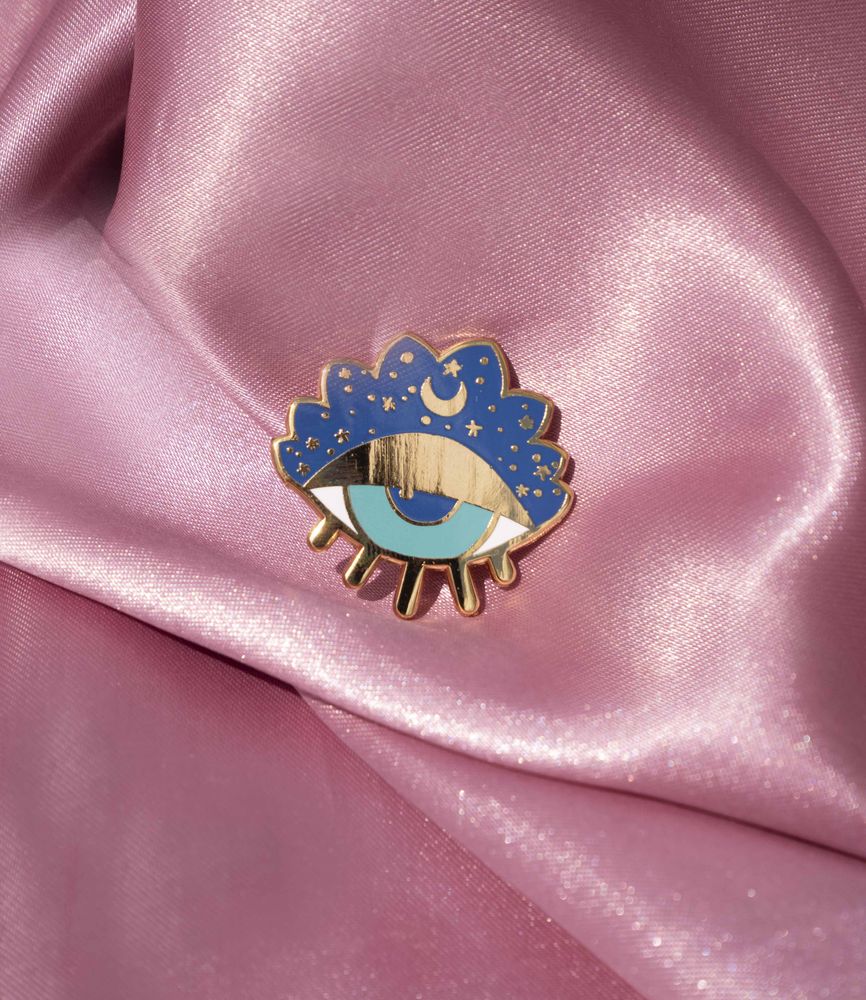 Cadeaux - Pin's œil  - MALICIEUSE