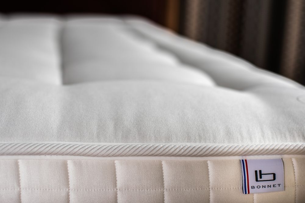 Literie pour hôtels - Matelas MEZZO - BONNET MANUFACTURE DE LITERIE
