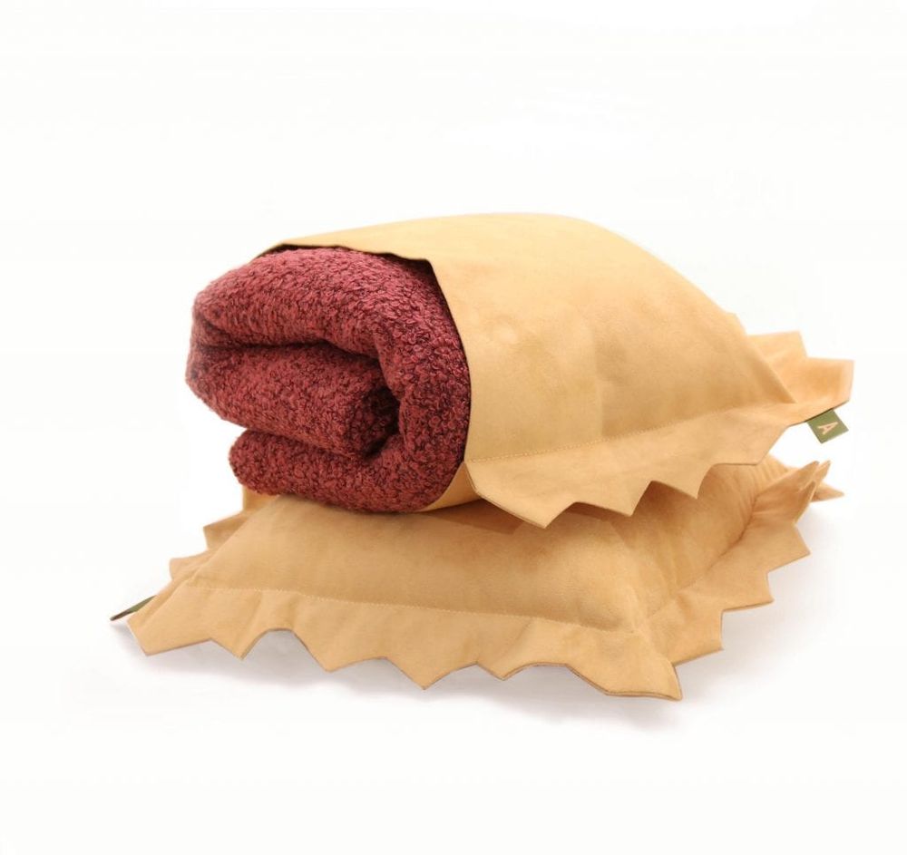 Comforters and pillows - Half Ravioli with Filling - AUFSCHNITT