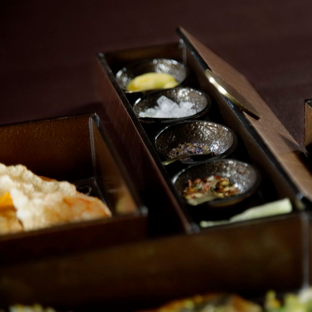 Caskets and boxes - Long Rectangle Bento Box, brown and gold - MYGLASSSTUDIO