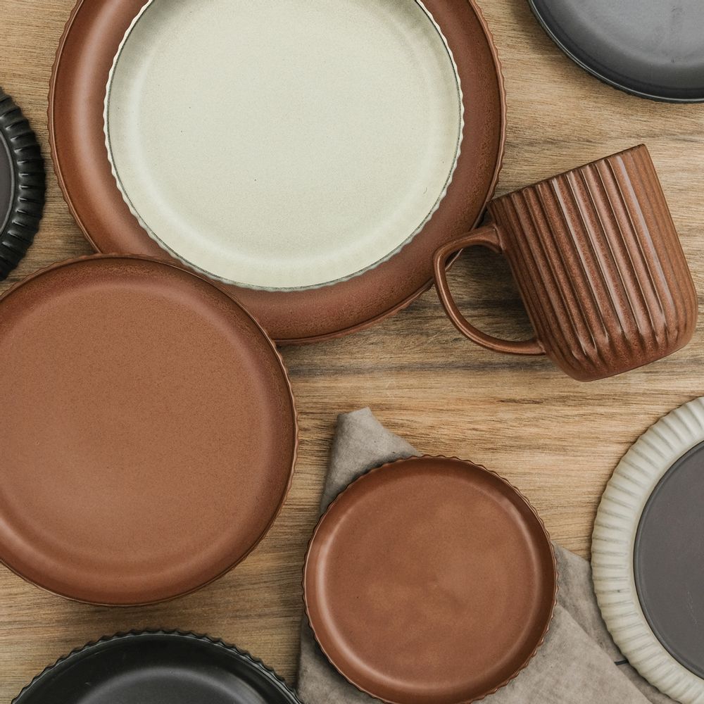 Assiettes au quotidien - Ensemble de salle à manger HUGO - SAPOTA LTD.