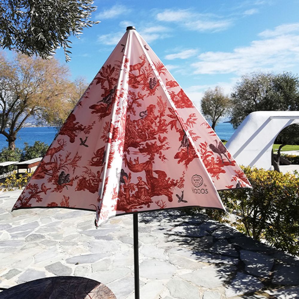 Objets design - Parasol de terrasse - Toile de Jouy by Klaoos Ocre - Klaoos. - KLAOOS
