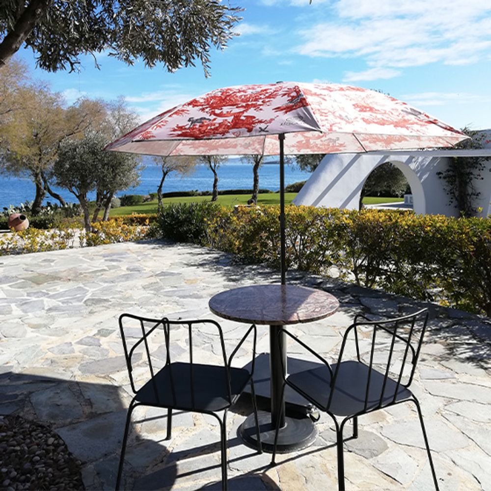 Objets design - Parasol de terrasse - Toile de Jouy by Klaoos Ocre - Klaoos. - KLAOOS