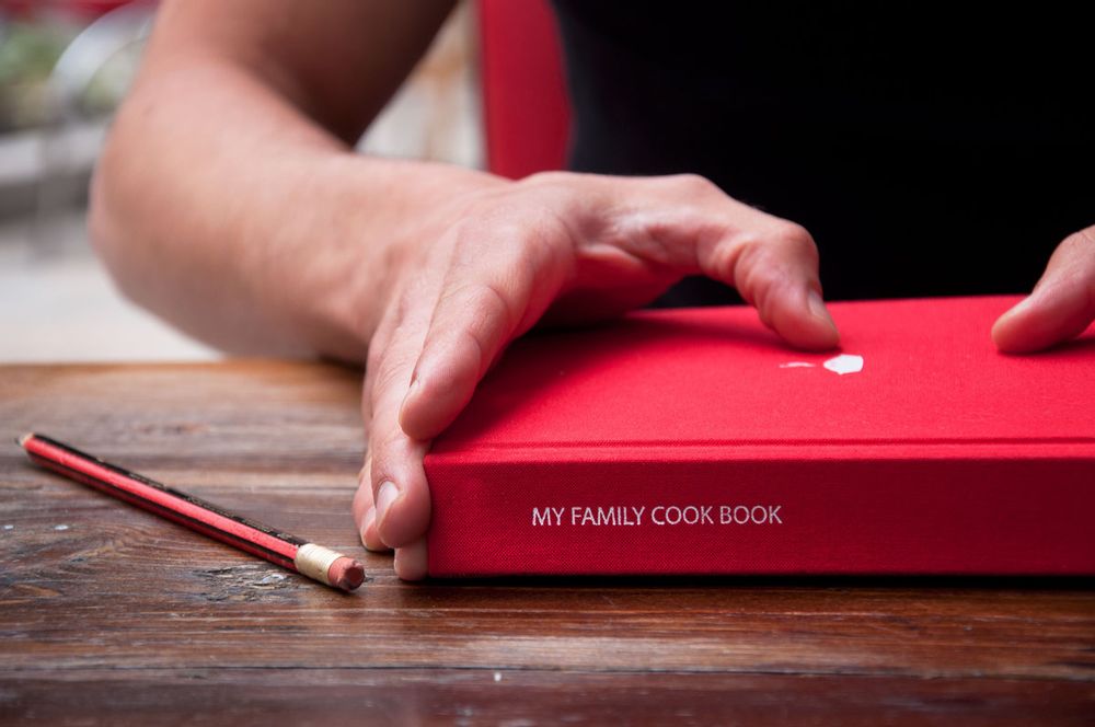 Gifts - My family cookbook - SUCK UK