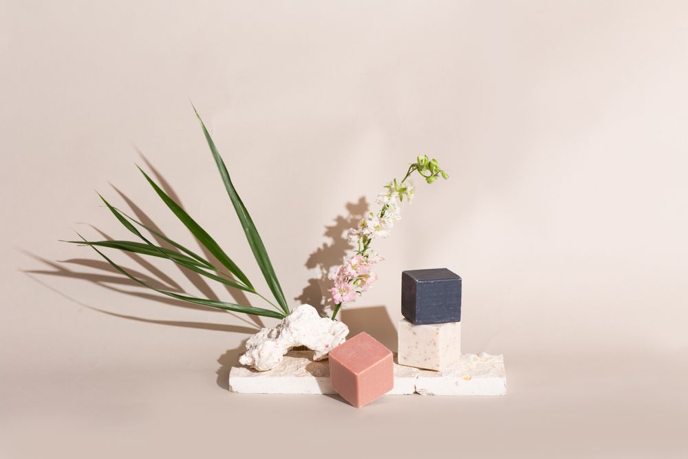 Floral decoration - Rosewater cassis soap - BROOKLYN CANDLE STUDIO