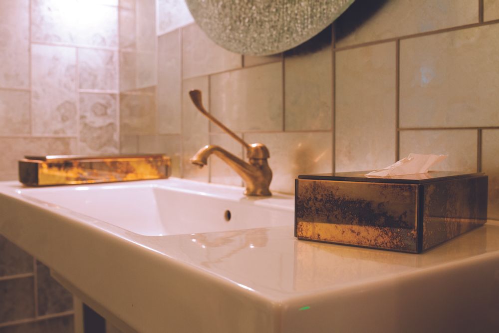 Decorative objects - MIRROR TOWEL DISPENSER - ANTIQUE MIRROR