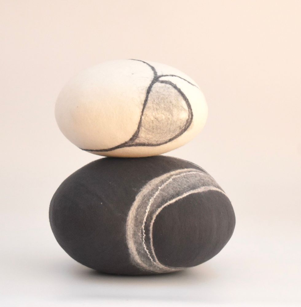 Cushions - Floor cushion in felted wool, marble collection - KAYU