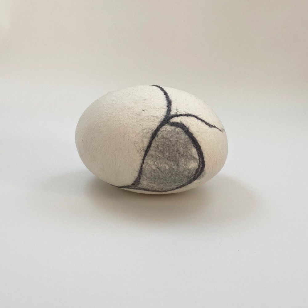 Cushions - Floor cushion in felted wool, marble collection - KAYU