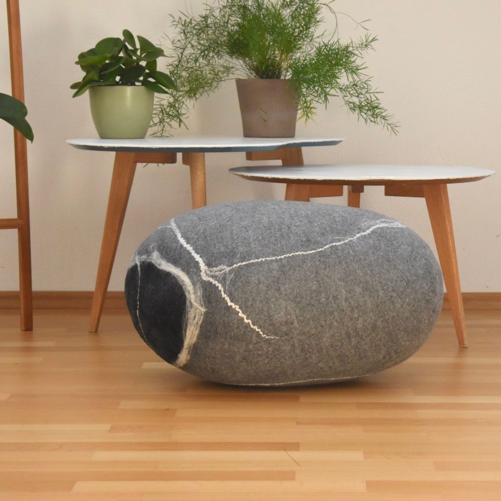 Coussins -  Coussin de sol en laine feutrée, collection Pierre - KAYU