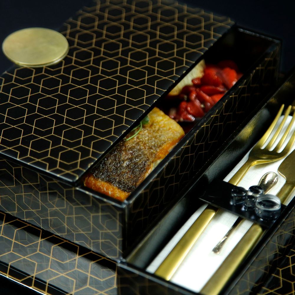 Caskets and boxes - Small rectangular Bento Box, black and gold - MYGLASSSTUDIO