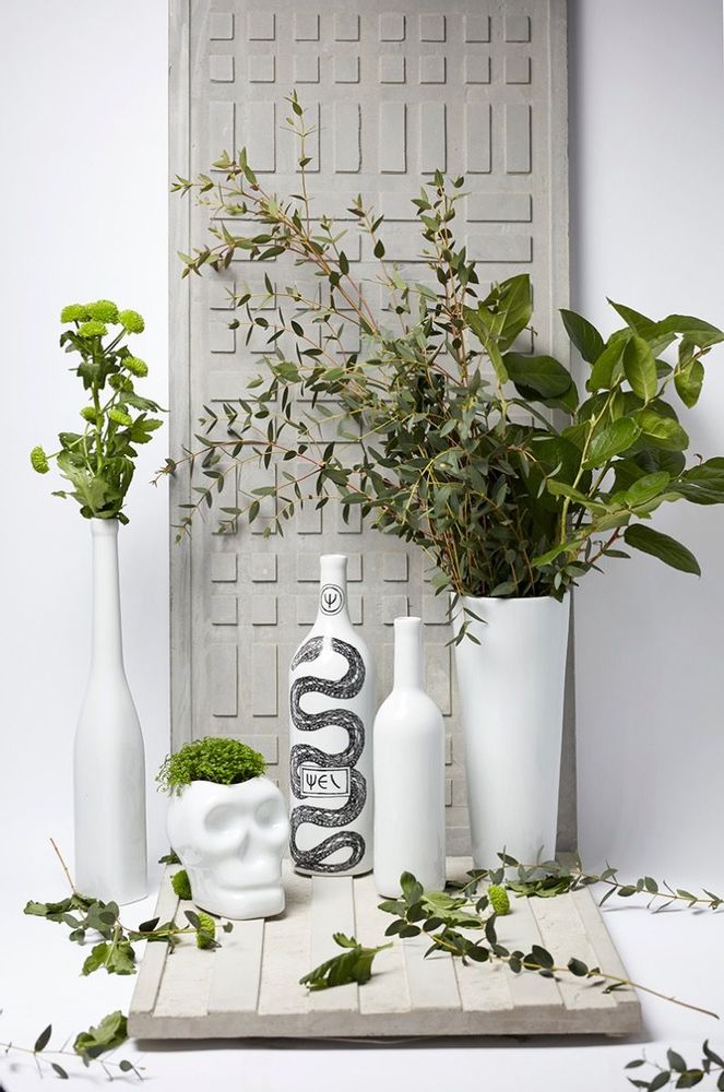 Céramique - BOUTEILLE DÉCORATIVE EN PORCELAINE - PSI - PORCELAINE DU LOT VIREBENT