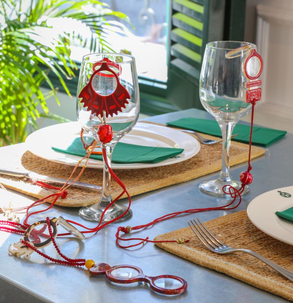Jewelry - Glasses-Necklace Carnation - FLIPPAN' LOOK