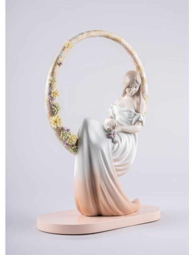 Sculptures, statuettes and miniatures - In her Thoughts - Lladró Heritage Porcelain Woman Sculpture - LLADRÓ