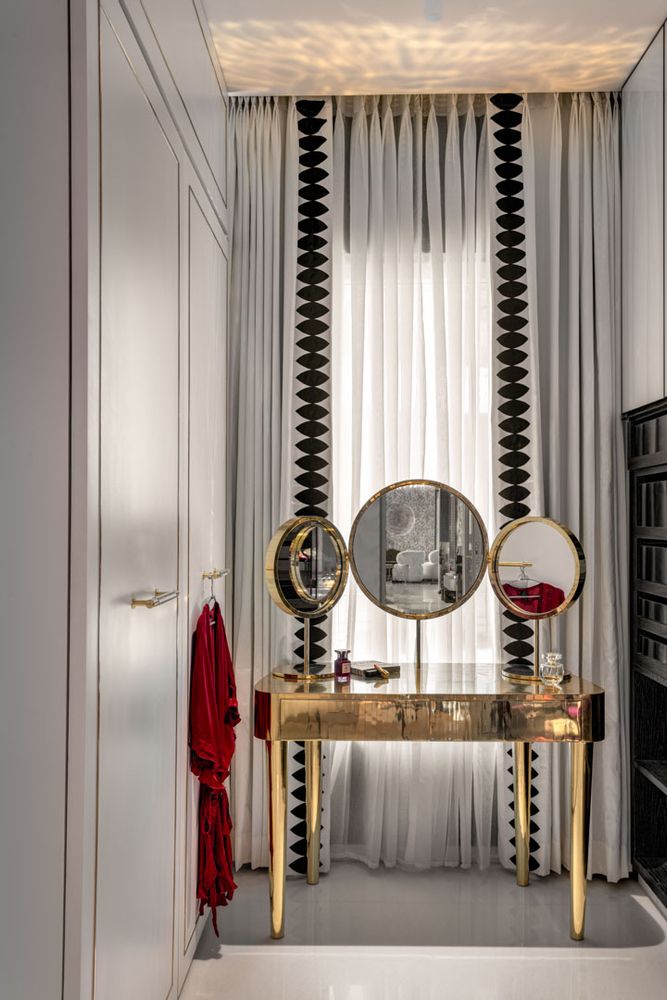 Other tables - Woman in Paris Oro Dressing Table - SCARLET SPLENDOUR