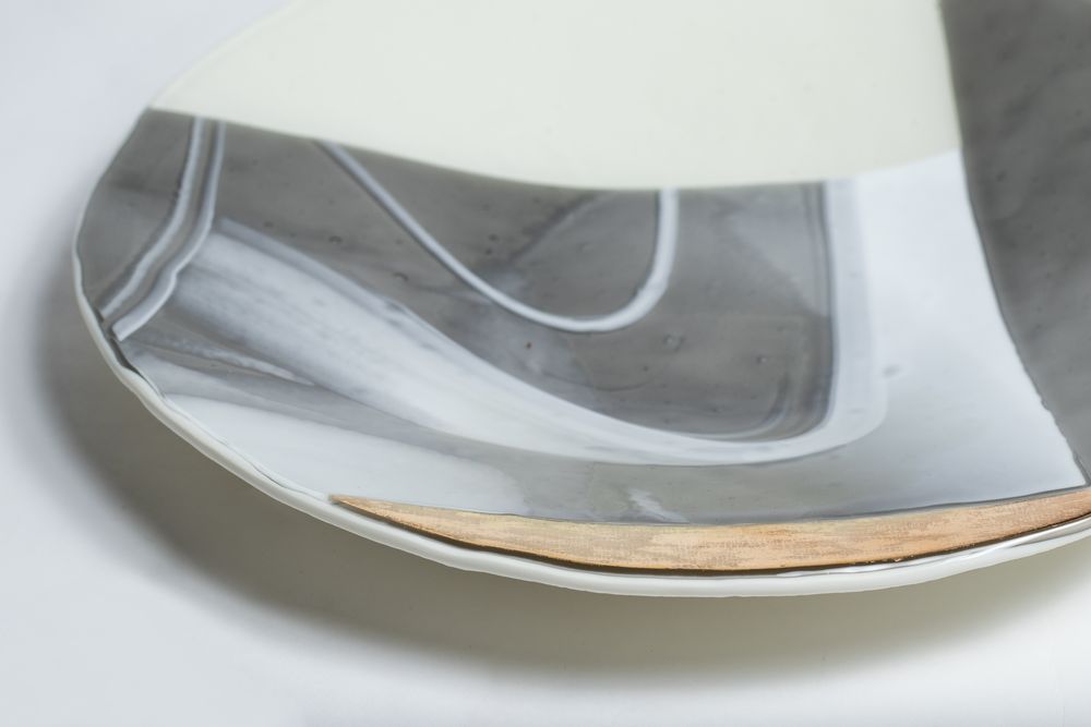 Formal plates - "Bauhaus" Concave Plate Ø40cm - VETROFUSO DI DANIELA POLETTI
