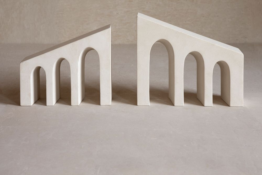 Decorative objects - Metafisica bookends - PIMAR ITALIAN LIMESTONE SPECIALIST