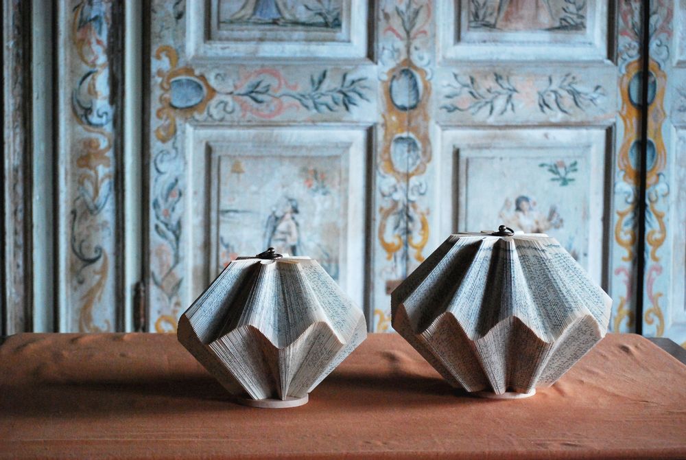 Design objects - Classic Models - Folded Book Sculpture - CRIZU
