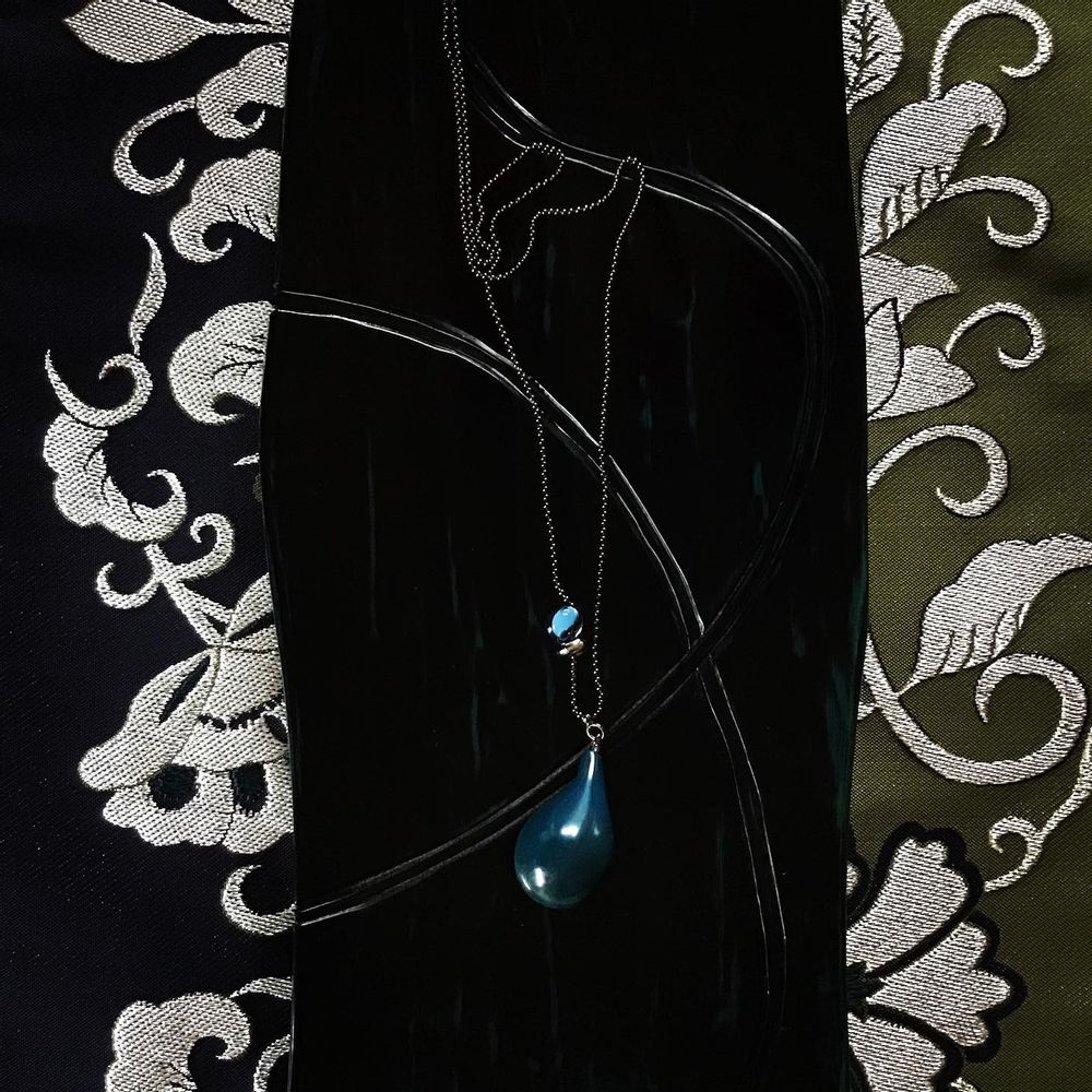 Sculptures, statuettes and miniatures - Shizuku (droplet) - AWAI