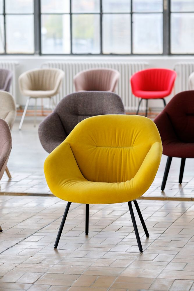 Office seating - About a Lounge (AAL) Collection - HAY