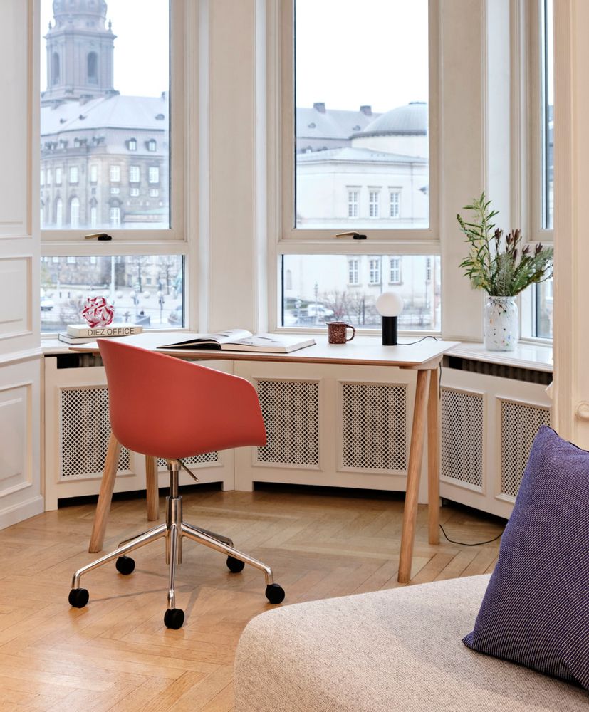 Office seating - Collection About a Chair (AAC) - HAY